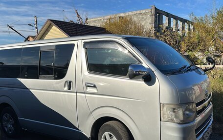 Toyota RegiusAce, 2010 год, 2 400 000 рублей, 3 фотография