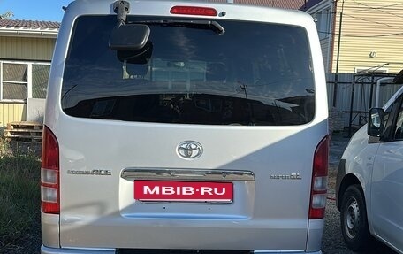 Toyota RegiusAce, 2010 год, 2 400 000 рублей, 2 фотография