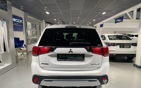 Mitsubishi Outlander III рестайлинг 3, 2019 год, 2 180 000 рублей, 6 фотография