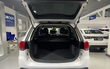 Mitsubishi Outlander III рестайлинг 3, 2019 год, 2 180 000 рублей, 7 фотография