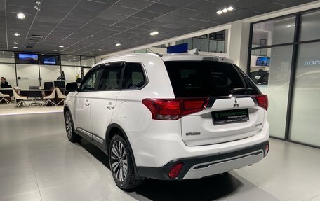 Mitsubishi Outlander III рестайлинг 3, 2019 год, 2 180 000 рублей, 5 фотография