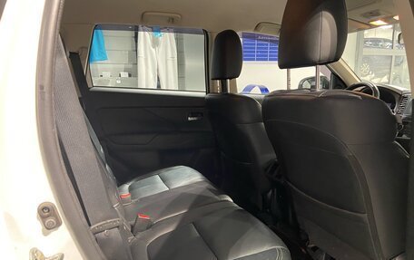 Mitsubishi Outlander III рестайлинг 3, 2019 год, 2 180 000 рублей, 11 фотография