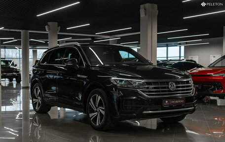 Volkswagen Touareg III, 2019 год, 5 580 000 рублей, 2 фотография