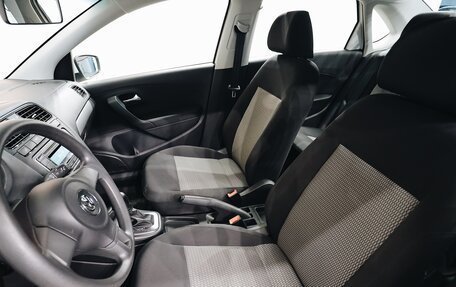 Volkswagen Polo VI (EU Market), 2011 год, 950 000 рублей, 17 фотография