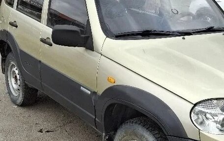 Chevrolet Niva I рестайлинг, 2010 год, 450 000 рублей, 3 фотография