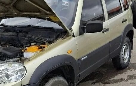 Chevrolet Niva I рестайлинг, 2010 год, 450 000 рублей, 4 фотография