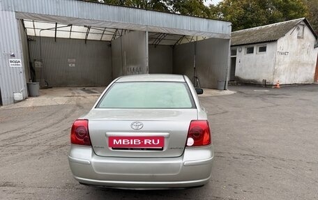 Toyota Avensis III рестайлинг, 2004 год, 750 000 рублей, 3 фотография