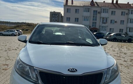 KIA Rio III рестайлинг, 2013 год, 1 050 000 рублей, 1 фотография