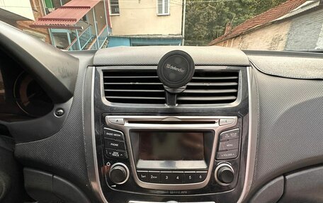 Hyundai Solaris II рестайлинг, 2015 год, 630 000 рублей, 9 фотография