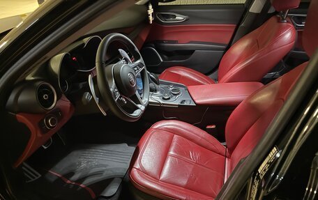 Alfa Romeo Giulia II, 2017 год, 2 450 000 рублей, 10 фотография