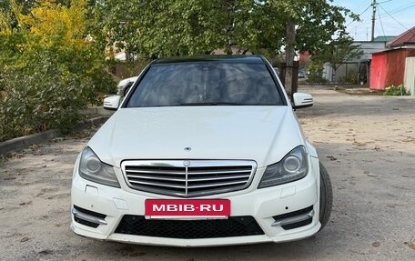 Mercedes-Benz C-Класс, 2011 год, 1 050 000 рублей, 2 фотография