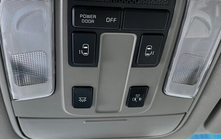 KIA Carnival III, 2018 год, 2 600 000 рублей, 11 фотография