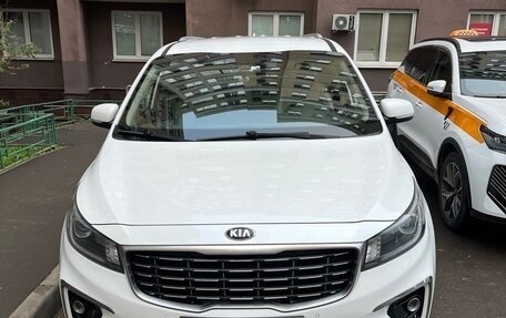 KIA Carnival III, 2018 год, 2 600 000 рублей, 14 фотография