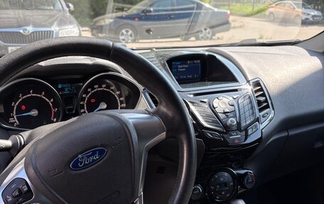 Ford Fiesta, 2015 год, 900 000 рублей, 14 фотография