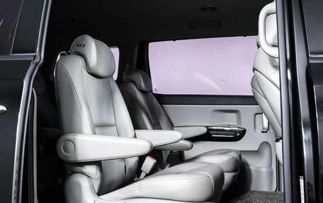 KIA Carnival III, 2018 год, 2 680 000 рублей, 13 фотография