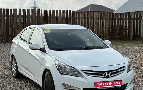 Hyundai Solaris II рестайлинг, 2015 год, 1 120 000 рублей, 1 фотография