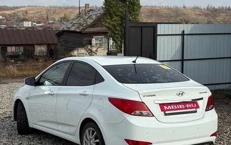 Hyundai Solaris II рестайлинг, 2015 год, 1 120 000 рублей, 4 фотография