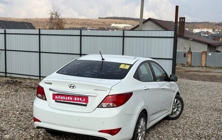 Hyundai Solaris II рестайлинг, 2015 год, 1 120 000 рублей, 5 фотография