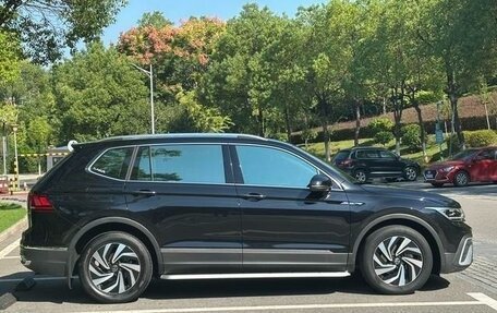 Volkswagen Tiguan II, 2021 год, 2 100 000 рублей, 5 фотография