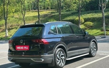 Volkswagen Tiguan II, 2021 год, 2 100 000 рублей, 6 фотография