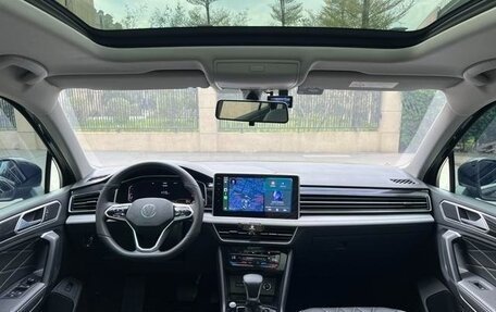 Volkswagen Tiguan II, 2021 год, 2 100 000 рублей, 9 фотография