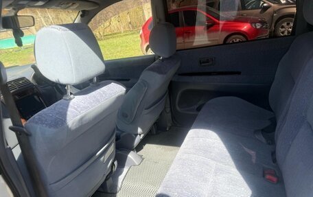 Toyota Ipsum II, 1999 год, 600 000 рублей, 4 фотография