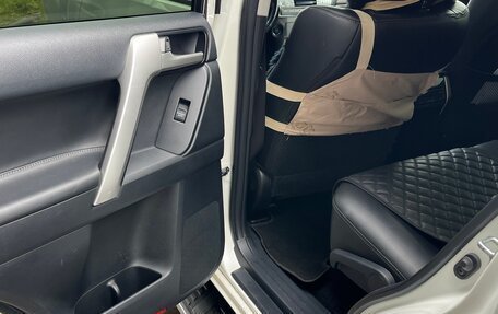 Toyota Land Cruiser Prado 150 рестайлинг 2, 2021 год, 5 900 000 рублей, 19 фотография