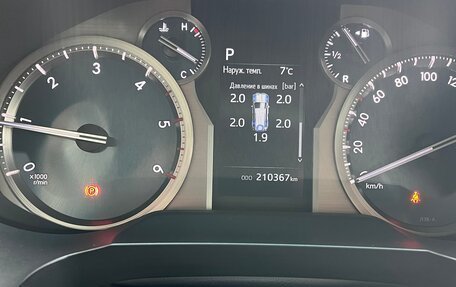 Toyota Land Cruiser Prado 150 рестайлинг 2, 2021 год, 5 900 000 рублей, 10 фотография