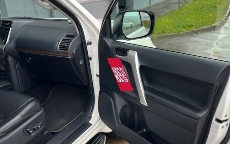 Toyota Land Cruiser Prado 150 рестайлинг 2, 2021 год, 5 900 000 рублей, 20 фотография