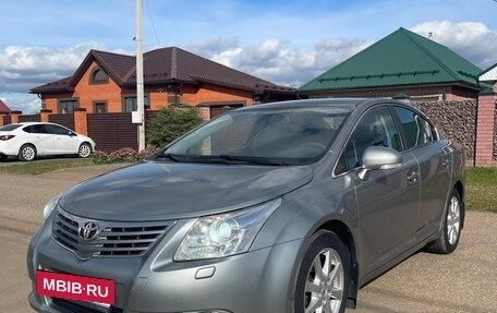 Toyota Avensis III рестайлинг, 2011 год, 1 300 000 рублей, 2 фотография