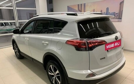 Toyota RAV4, 2019 год, 2 880 000 рублей, 6 фотография