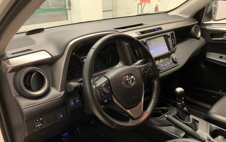 Toyota RAV4, 2019 год, 2 880 000 рублей, 14 фотография