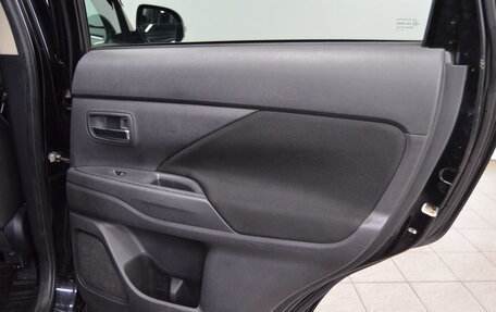 Mitsubishi Outlander III рестайлинг 3, 2020 год, 1 920 000 рублей, 8 фотография