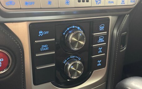 Toyota Land Cruiser Prado 150 рестайлинг 2, 2019 год, 6 145 000 рублей, 15 фотография