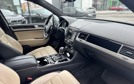 Volkswagen Touareg III, 2016 год, 2 999 000 рублей, 13 фотография
