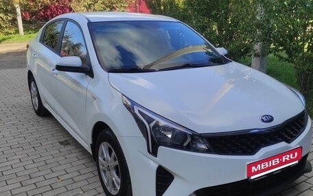 KIA Rio IV, 2020 год, 1 790 000 рублей, 4 фотография