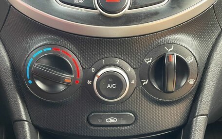 Hyundai Solaris II рестайлинг, 2011 год, 747 000 рублей, 12 фотография