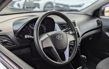 Hyundai Solaris II рестайлинг, 2015 год, 1 100 000 рублей, 8 фотография