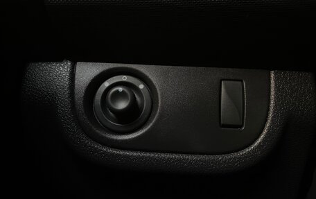 Renault Sandero II рестайлинг, 2015 год, 859 000 рублей, 17 фотография