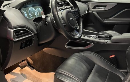Jaguar F-Pace, 2016 год, 2 690 000 рублей, 7 фотография