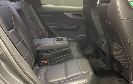 Jaguar F-Pace, 2016 год, 2 690 000 рублей, 10 фотография