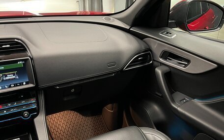 Jaguar F-Pace, 2016 год, 2 690 000 рублей, 14 фотография