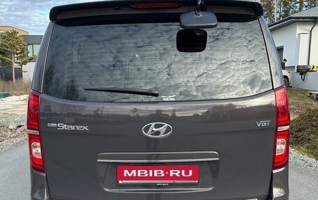 Hyundai Grand Starex Grand Starex I рестайлинг 2, 2020 год, 4 600 000 рублей, 2 фотография