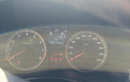 Hyundai Solaris II рестайлинг, 2011 год, 700 000 рублей, 14 фотография