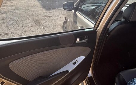 Hyundai Solaris II рестайлинг, 2011 год, 700 000 рублей, 8 фотография