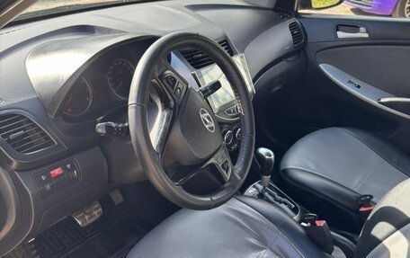 Hyundai Solaris II рестайлинг, 2011 год, 700 000 рублей, 12 фотография