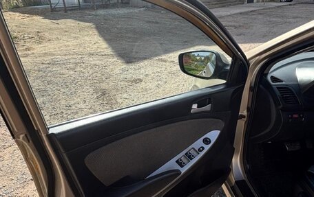 Hyundai Solaris II рестайлинг, 2011 год, 700 000 рублей, 9 фотография