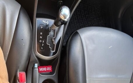 Hyundai Solaris II рестайлинг, 2011 год, 700 000 рублей, 13 фотография