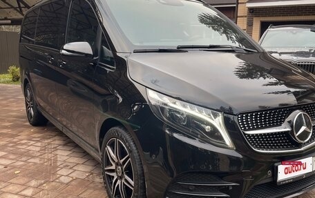 Mercedes-Benz V-Класс, 2023 год, 18 000 000 рублей, 2 фотография