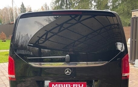 Mercedes-Benz V-Класс, 2023 год, 18 000 000 рублей, 4 фотография